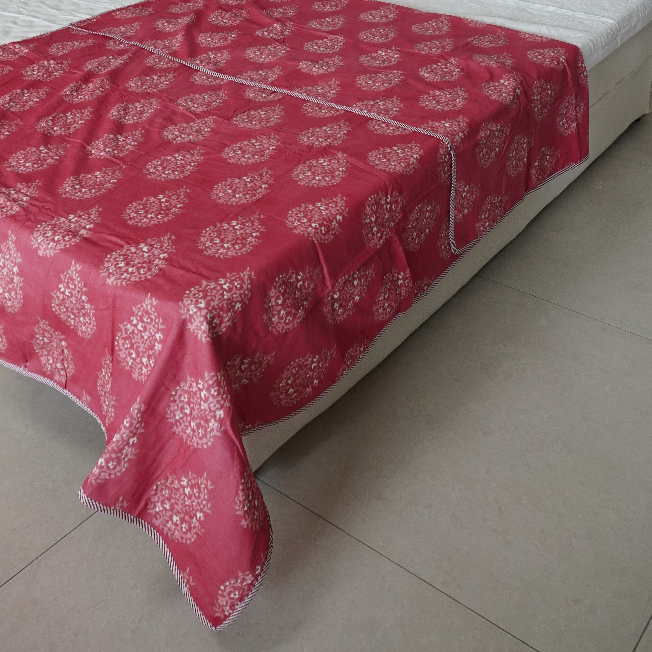 Blossom Dohar/AC Comforter Queen Size