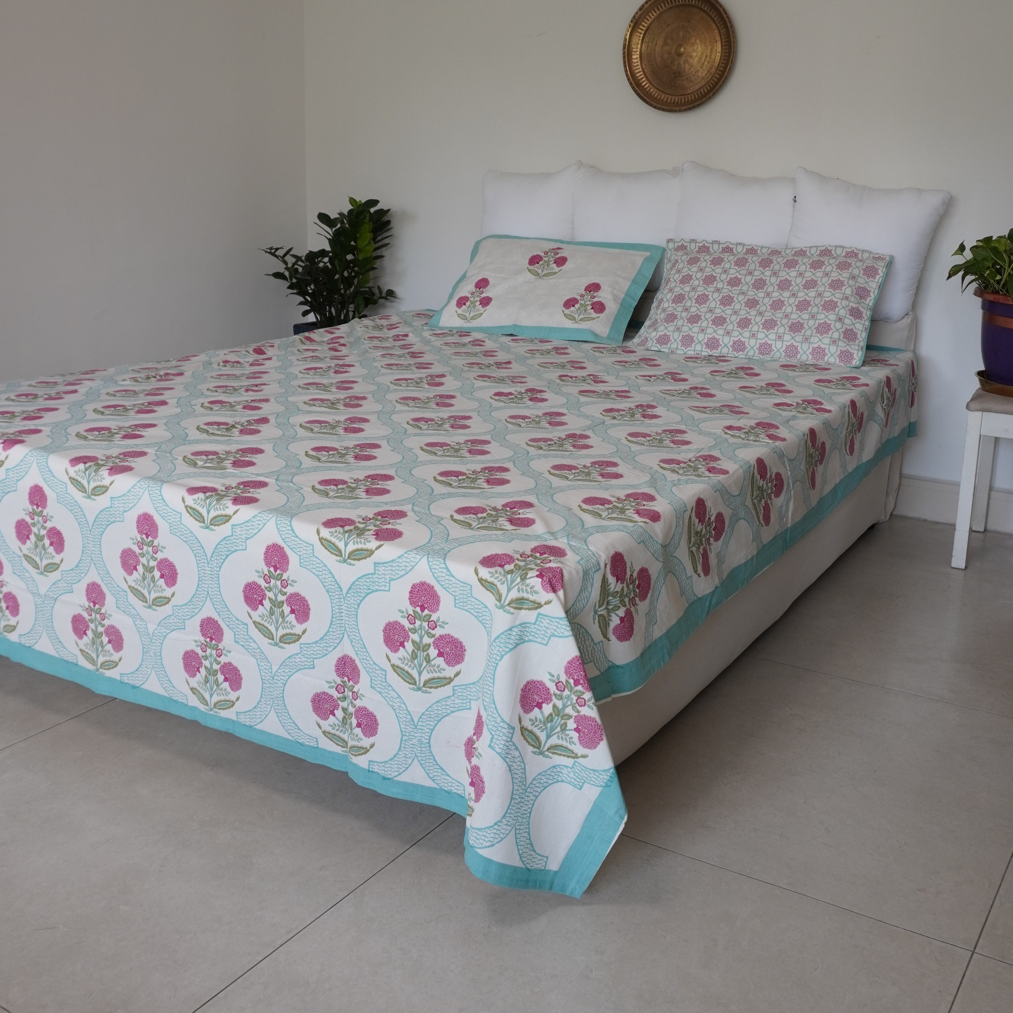 Chrysanthemums Double Bedsheet