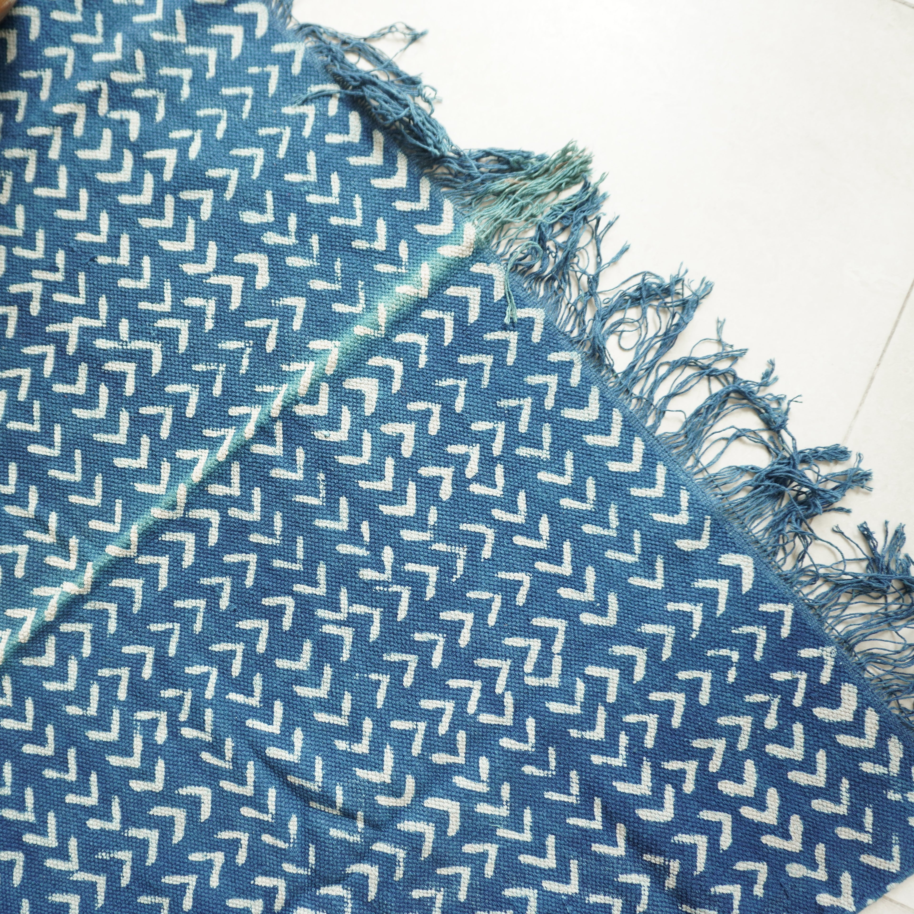 Kinetic Flow Indigo Hand Block Printed Rug ( 4x6 Ft )