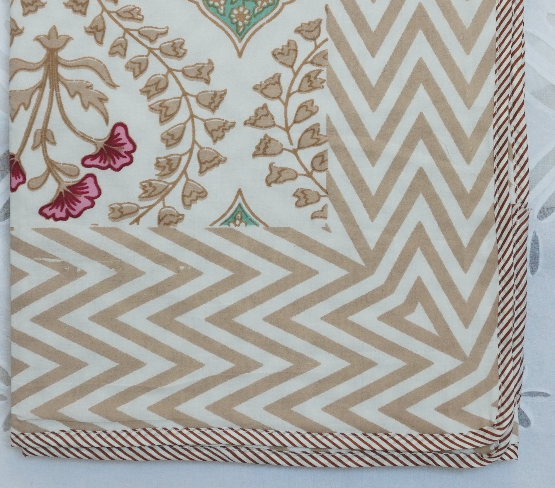 Damask Dohar/AC Comforter Queen Size