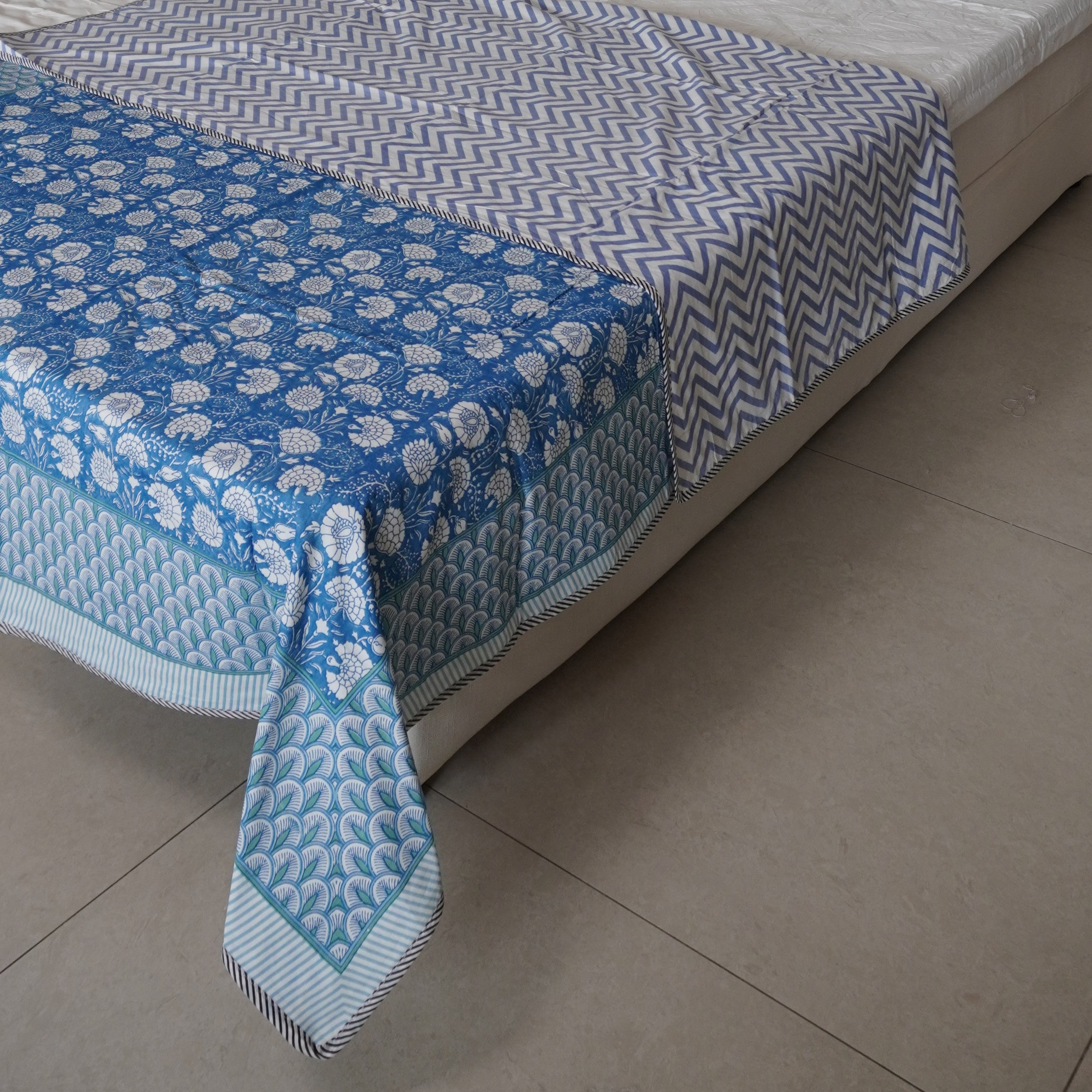 Grandflora Dohar/AC Comforter Queen Size