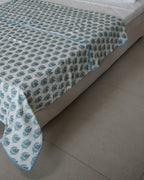 Blue-Daisies Dohar/AC Comforter Queen Size