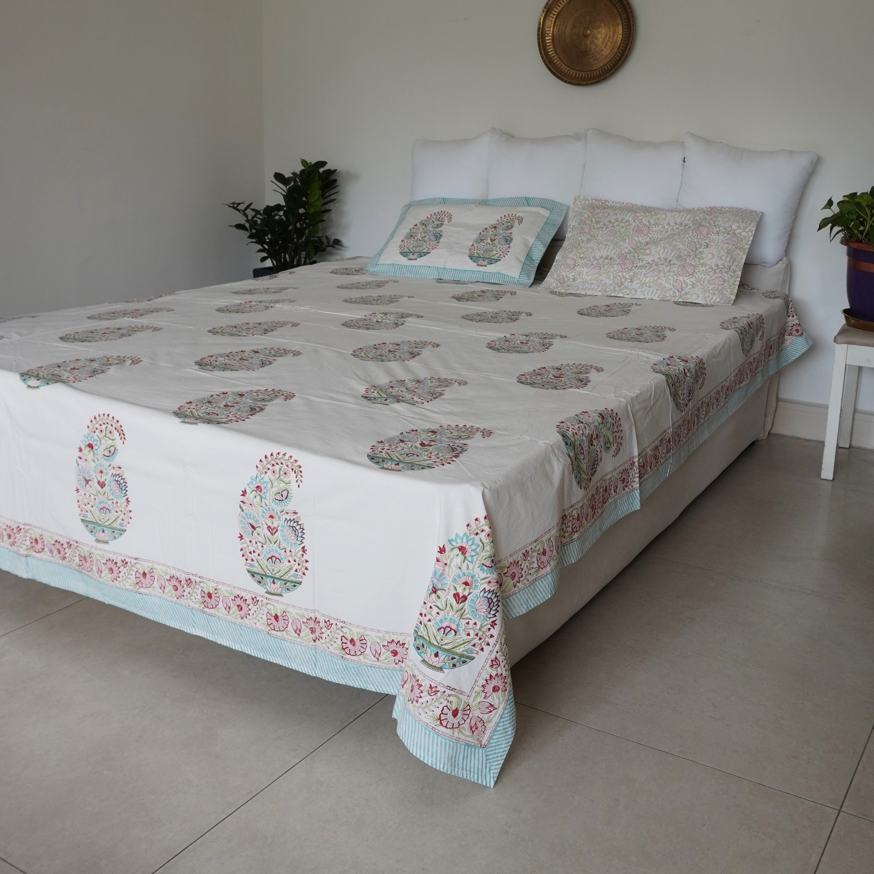 Hand Block Paisley Double Bedsheet