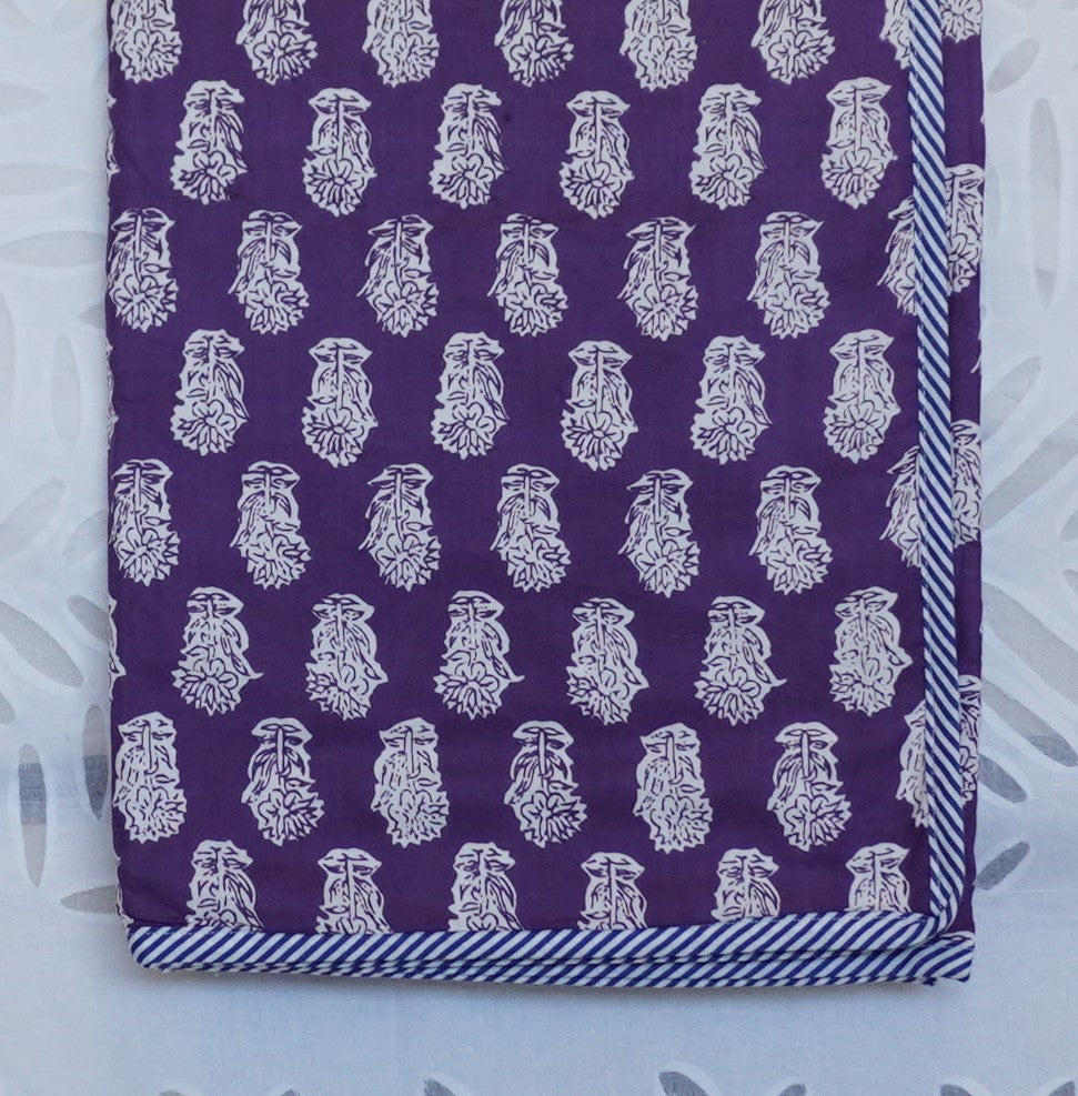 Violet-Vine Dohar/AC Comforter Double Bed