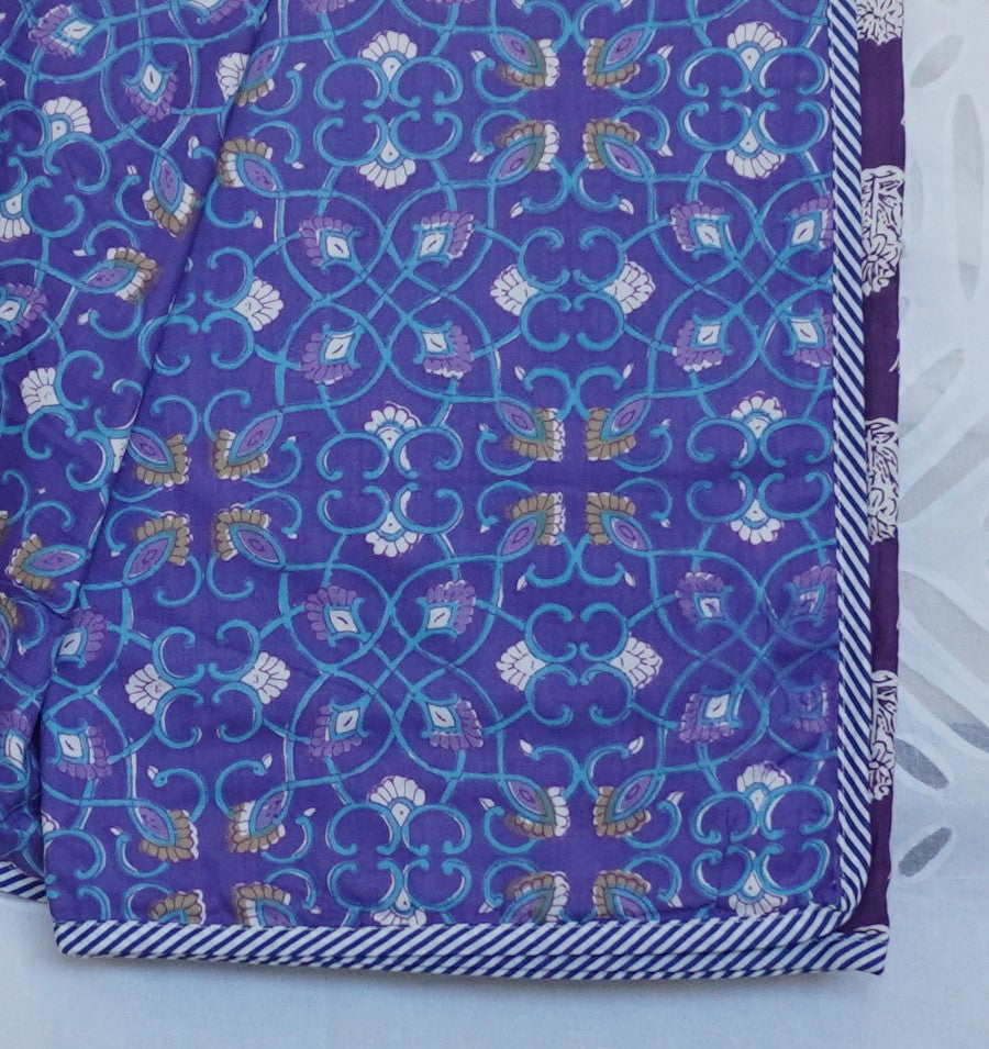 Violet-Vine Dohar/AC Comforter Double Bed